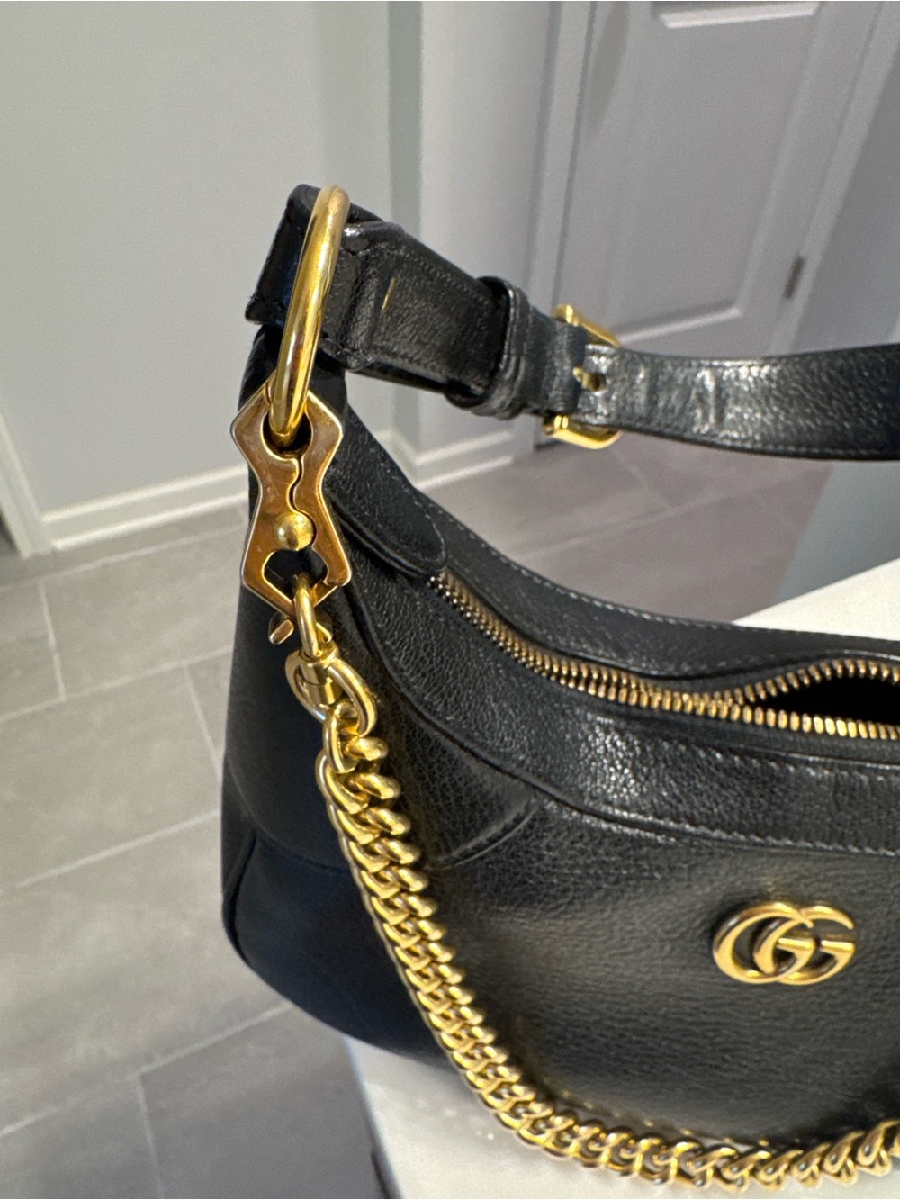 Gucci Black Goatskin Aphrodite Small Handbag - Picture 8 of 9